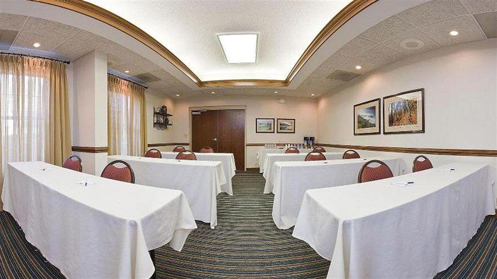 Holiday Inn Express Hotel & Suites Conover - Hickory Area By Ihg Bagian luar foto