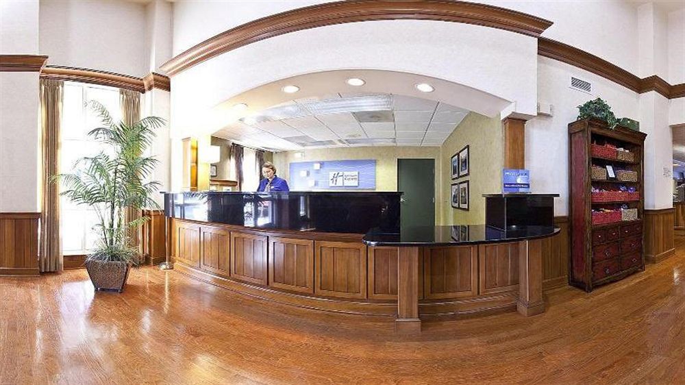 Holiday Inn Express Hotel & Suites Conover - Hickory Area By Ihg Bagian luar foto