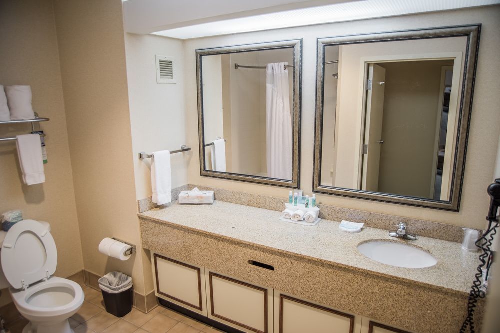 Holiday Inn Express Hotel & Suites Conover - Hickory Area By Ihg Bagian luar foto