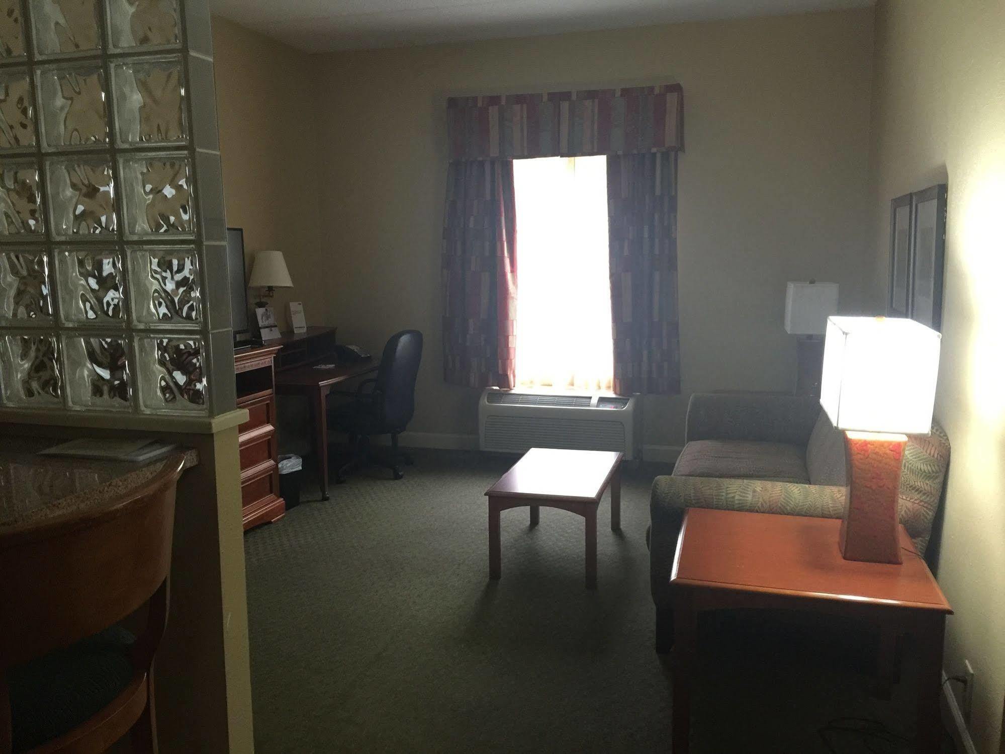 Holiday Inn Express Hotel & Suites Conover - Hickory Area By Ihg Bagian luar foto