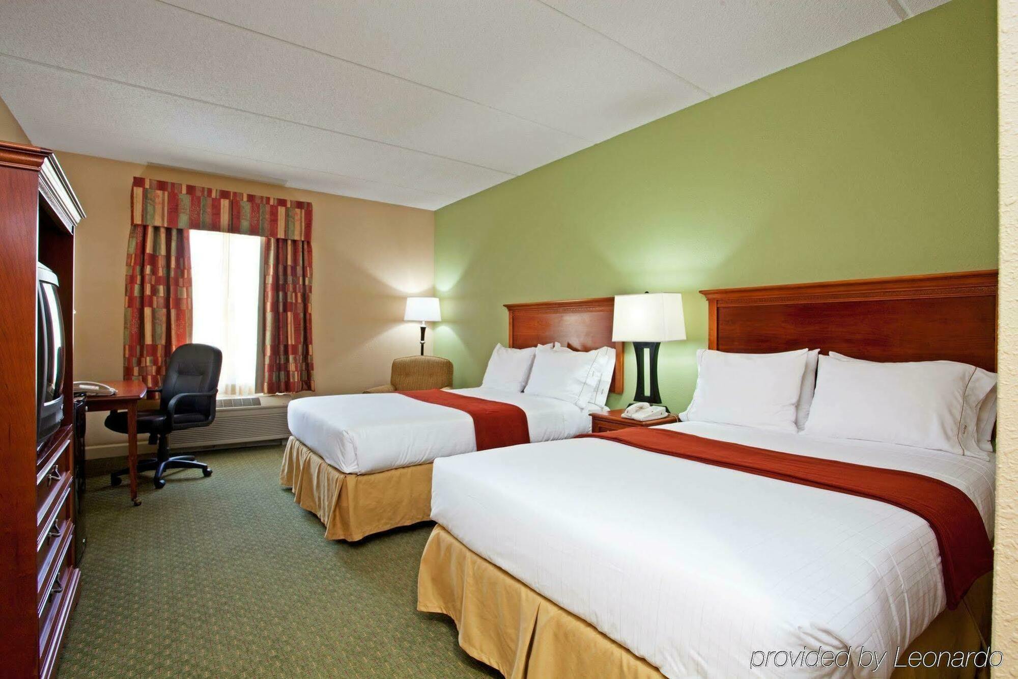 Holiday Inn Express Hotel & Suites Conover - Hickory Area By Ihg Bagian luar foto