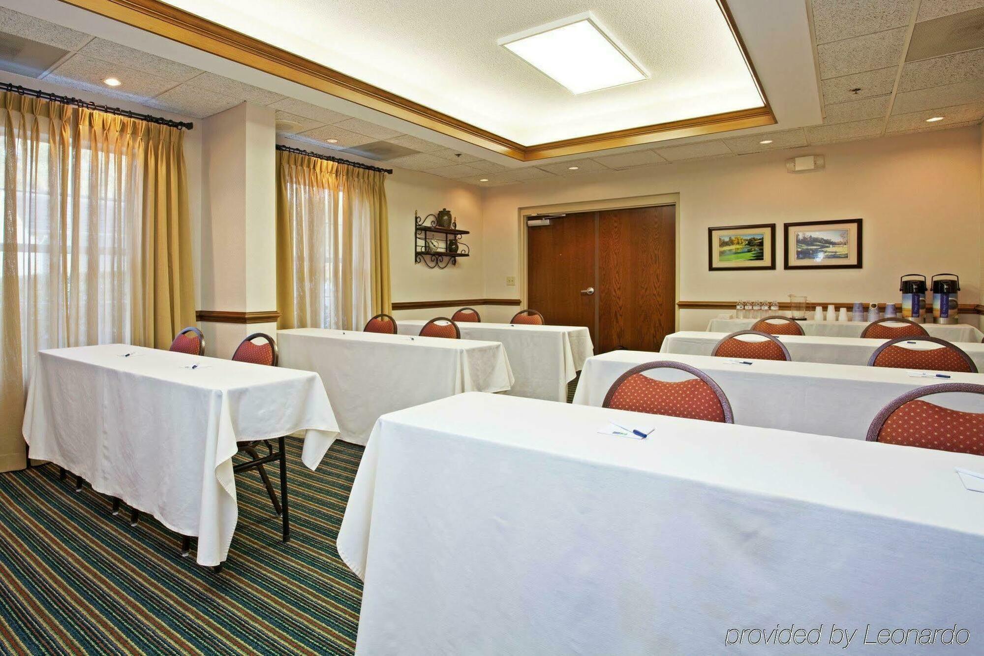 Holiday Inn Express Hotel & Suites Conover - Hickory Area By Ihg Bagian luar foto